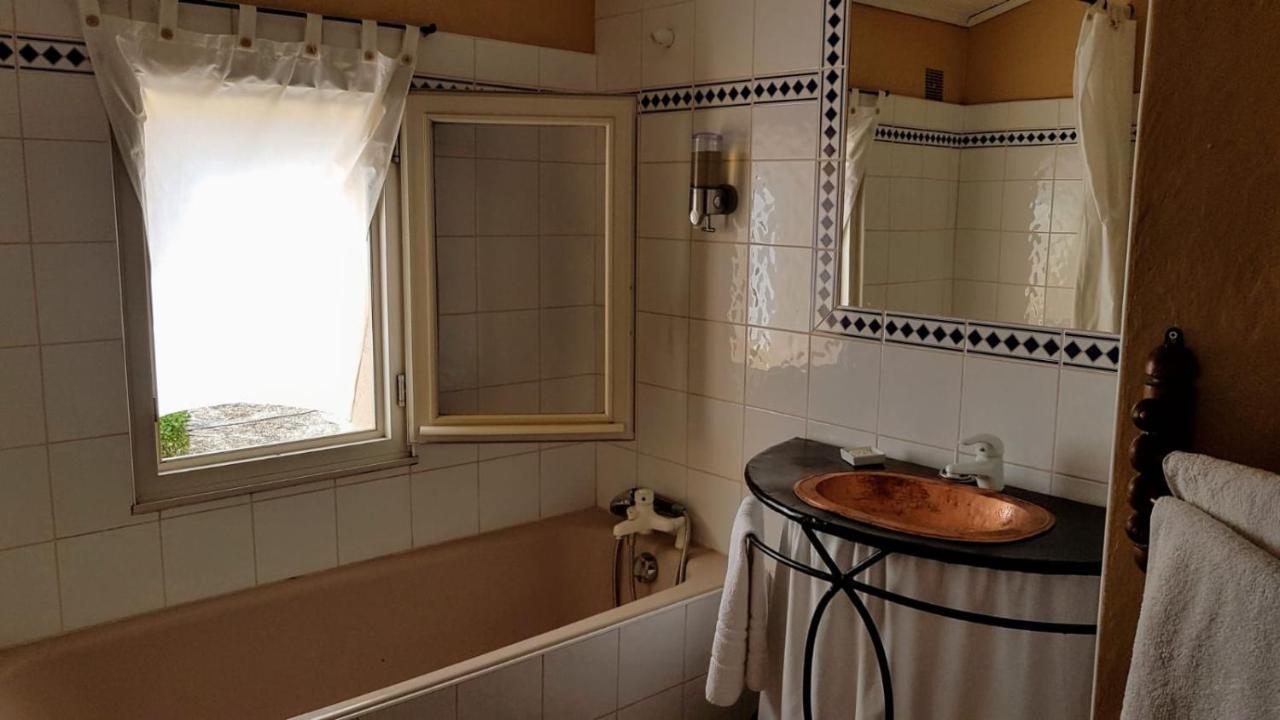Mas Du Kairos Hotel Venasque Buitenkant foto